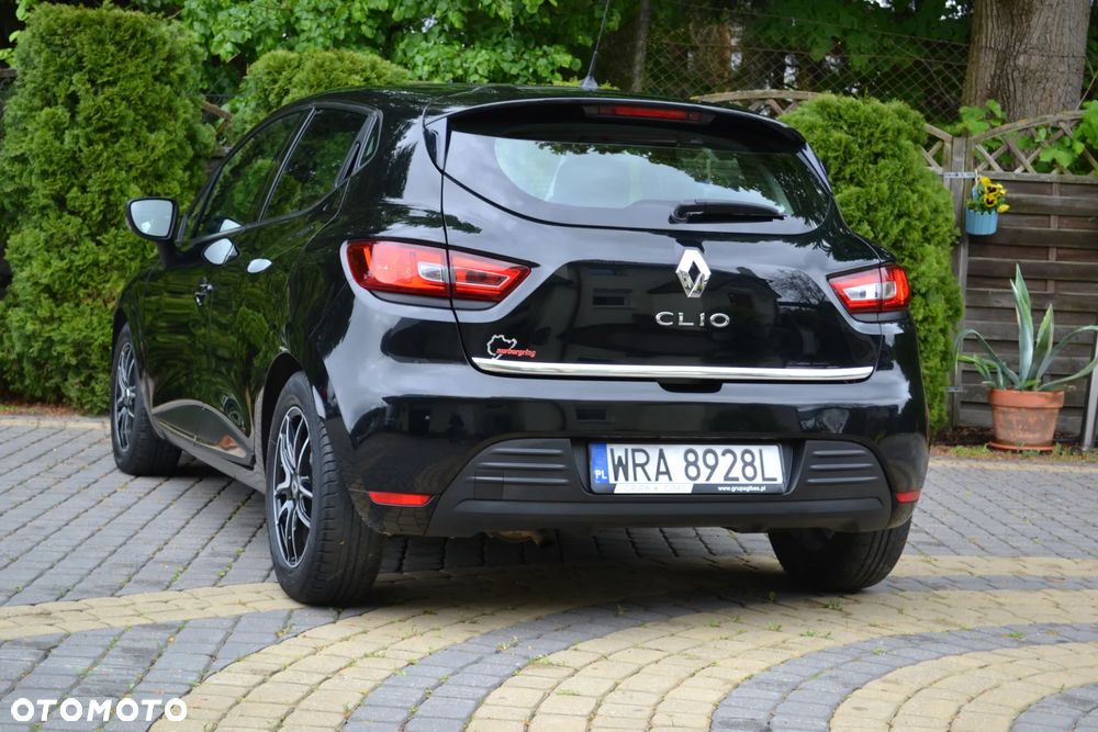 Renault Clio 1.2 16V 75 Limited - 12