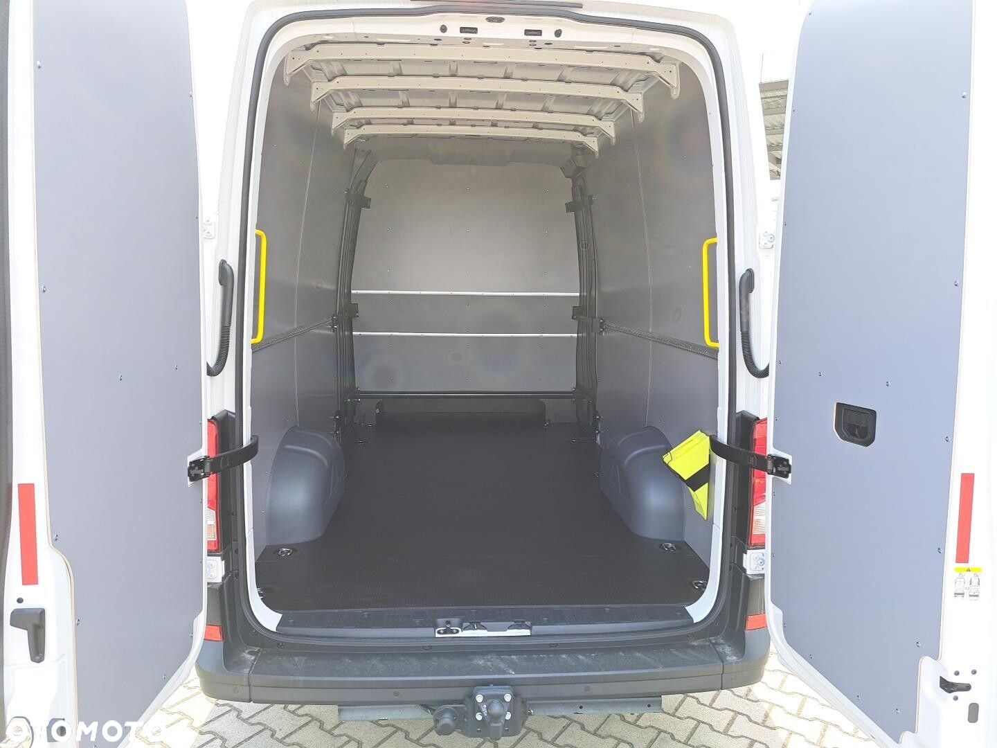 Volkswagen Crafter 35 Furgon z wysokim dachem silnik: 2,0 l EU6 SCR 177 KM, przedni 8-bieg.automatyczna, r.o : 4490 mm - 17