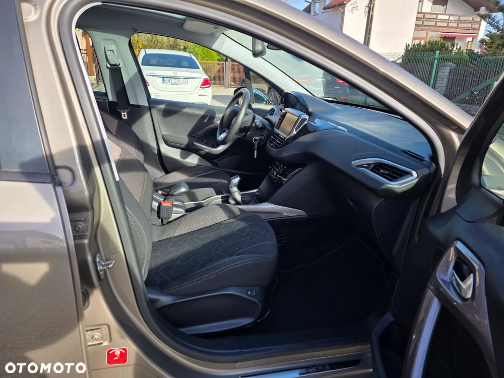 Peugeot 2008 PureTech 110 Style - 6