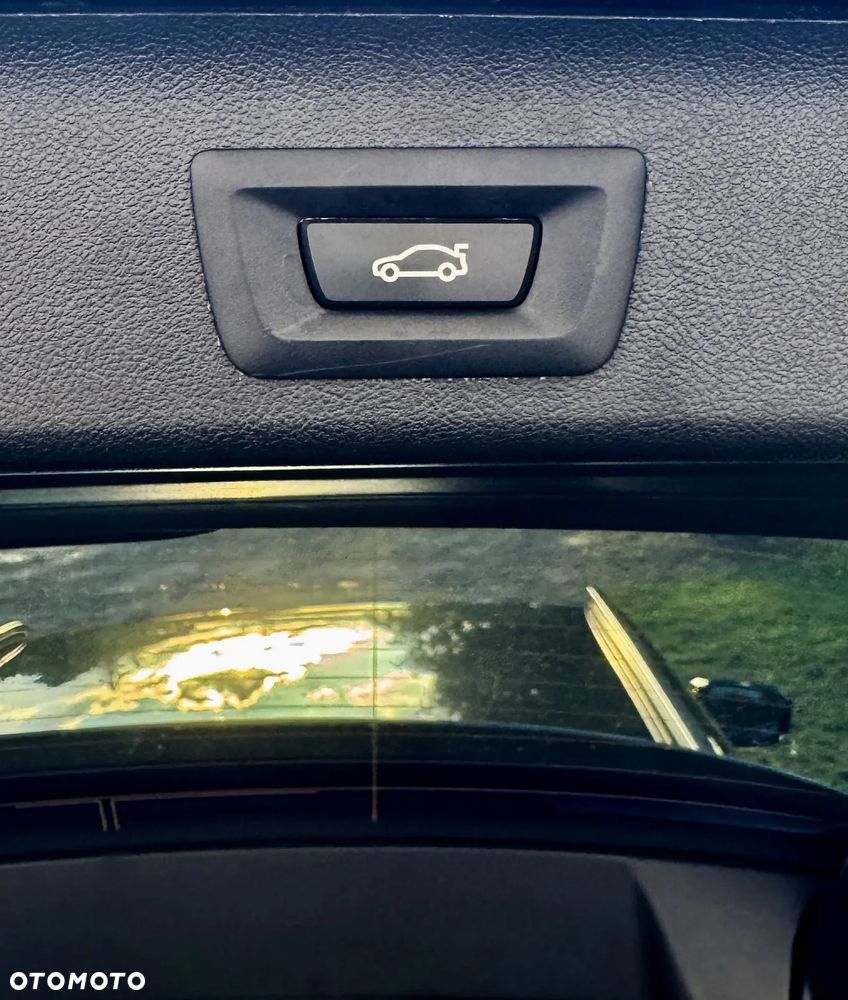 BMW Seria 5 520d M Sport - 11