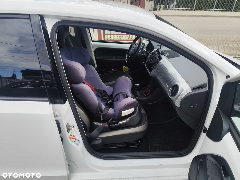 Volkswagen Up 2018 photo 5