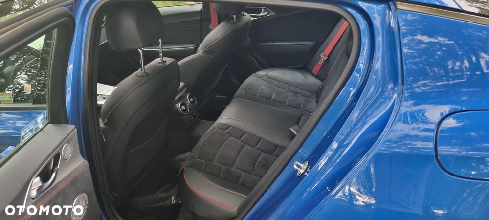 Kia Stinger - 4