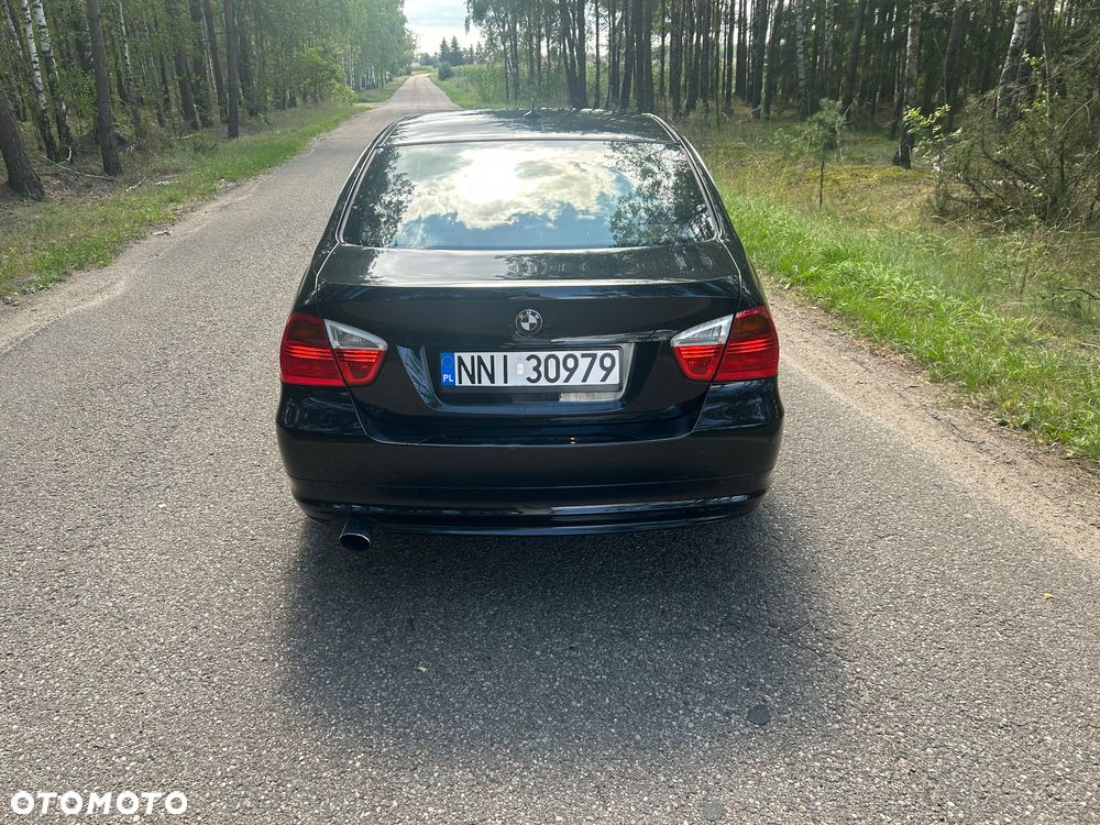 BMW Seria 3 320i - 4
