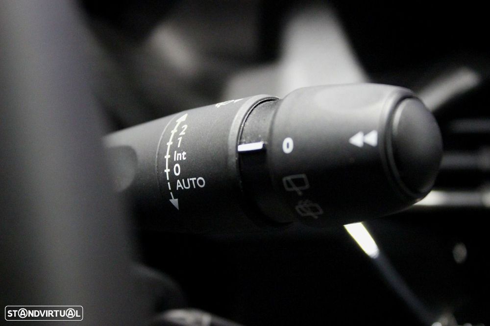 Peugeot 2008 1.5 BlueHDi Allure EAT8 - 18