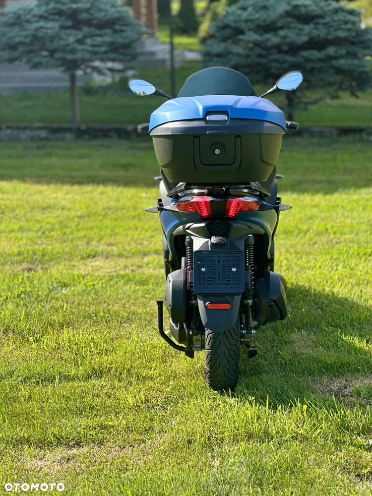 Piaggio MP-3 - 24