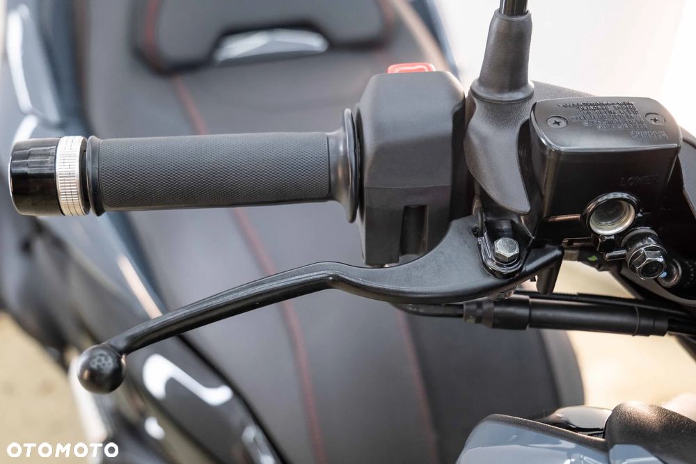 Yamaha X-max - 18