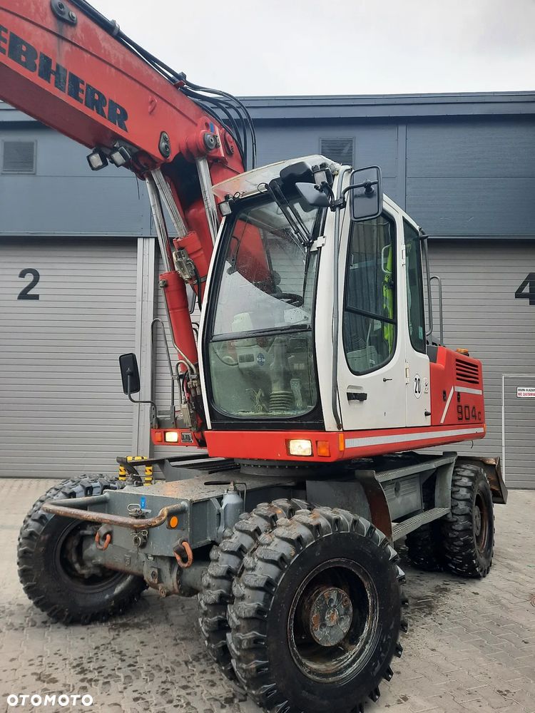 Liebherr 904C - 2