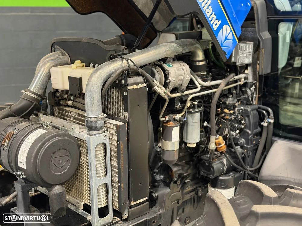 New Holland TD5050 Cabine AC 4RM - 18