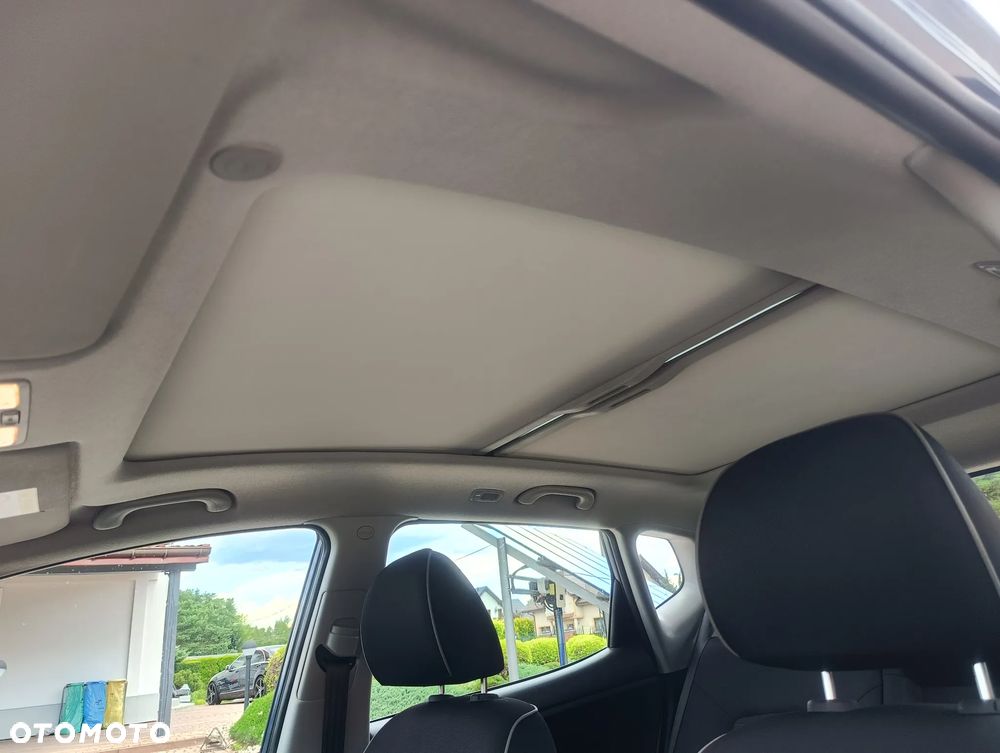 Kia Venga 1.6 CRDi 128 Dream Team Edition - 20