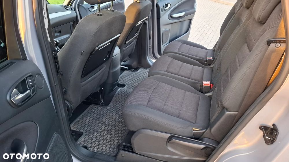 Ford S-Max 2.0 TDCi DPF Titanium - 17