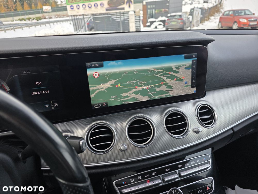 Mercedes-Benz Klasa E 200 9G-TRONIC - 26