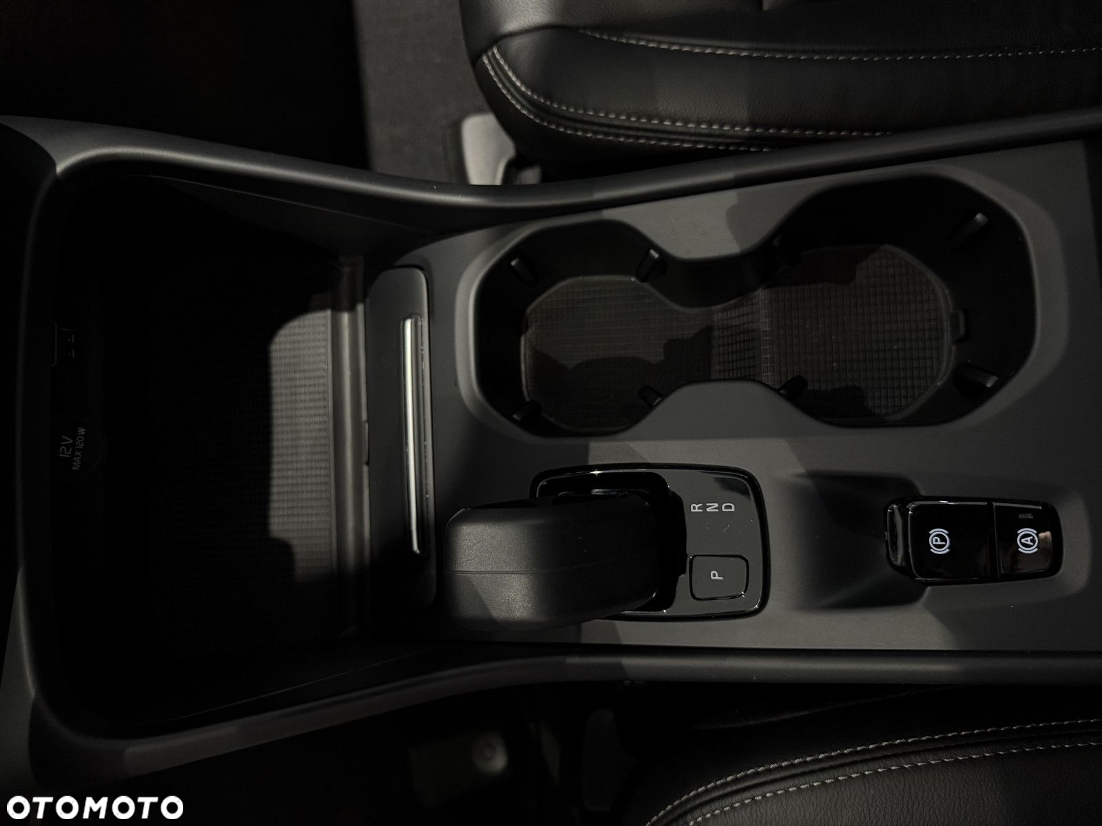 Volvo XC 40 - 24