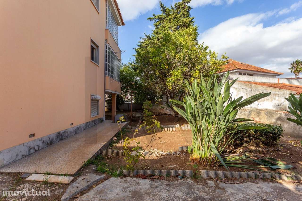 Moradia isolada para (sonhar e) remodelar | 300m2 área | Jardim à volt - Grande imagem: 5/48