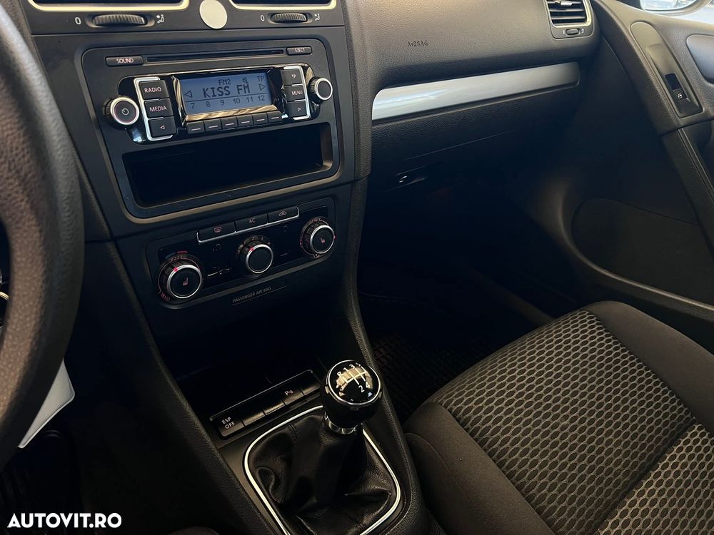 Volkswagen Golf - 6