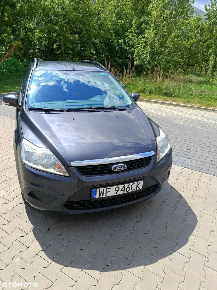 Ford Focus 1.6 Ambiente - 2