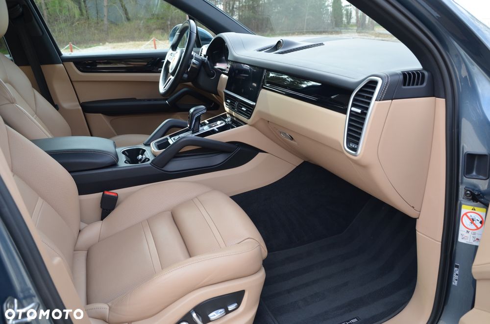 Porsche Cayenne Standard - 22