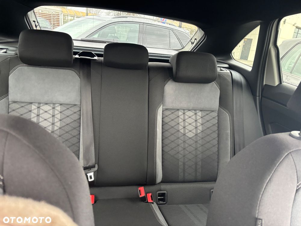 Volkswagen Taigo 1.5 TSI ACT R-Line DSG - 16