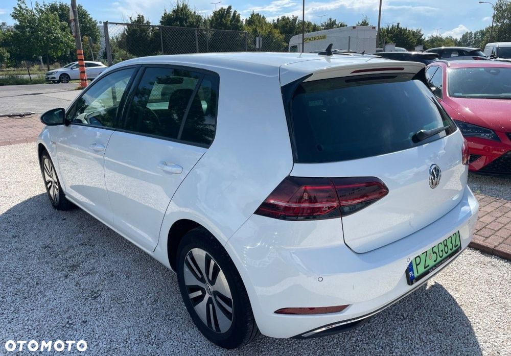 Volkswagen Golf - 8