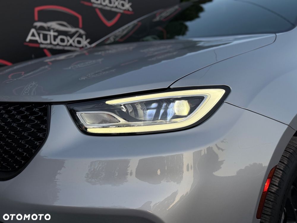 Chrysler Pacifica - 12