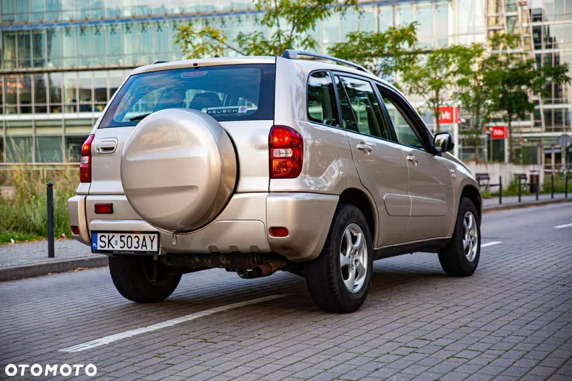 Toyota RAV4 - 7