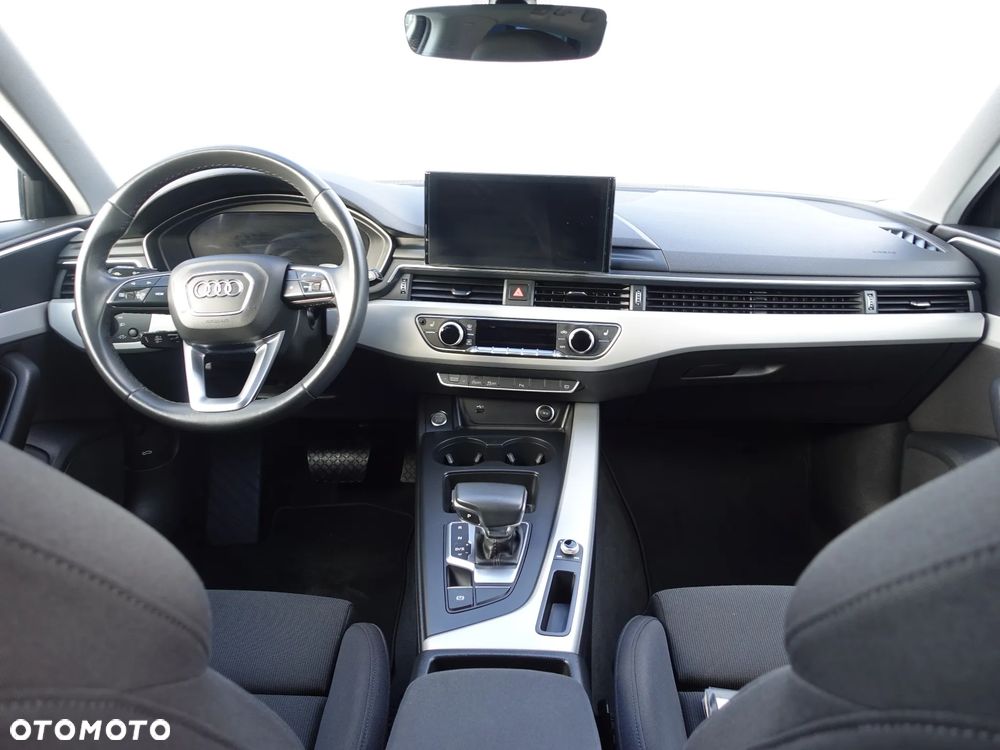 Audi A4 Avant 2021 photo 3