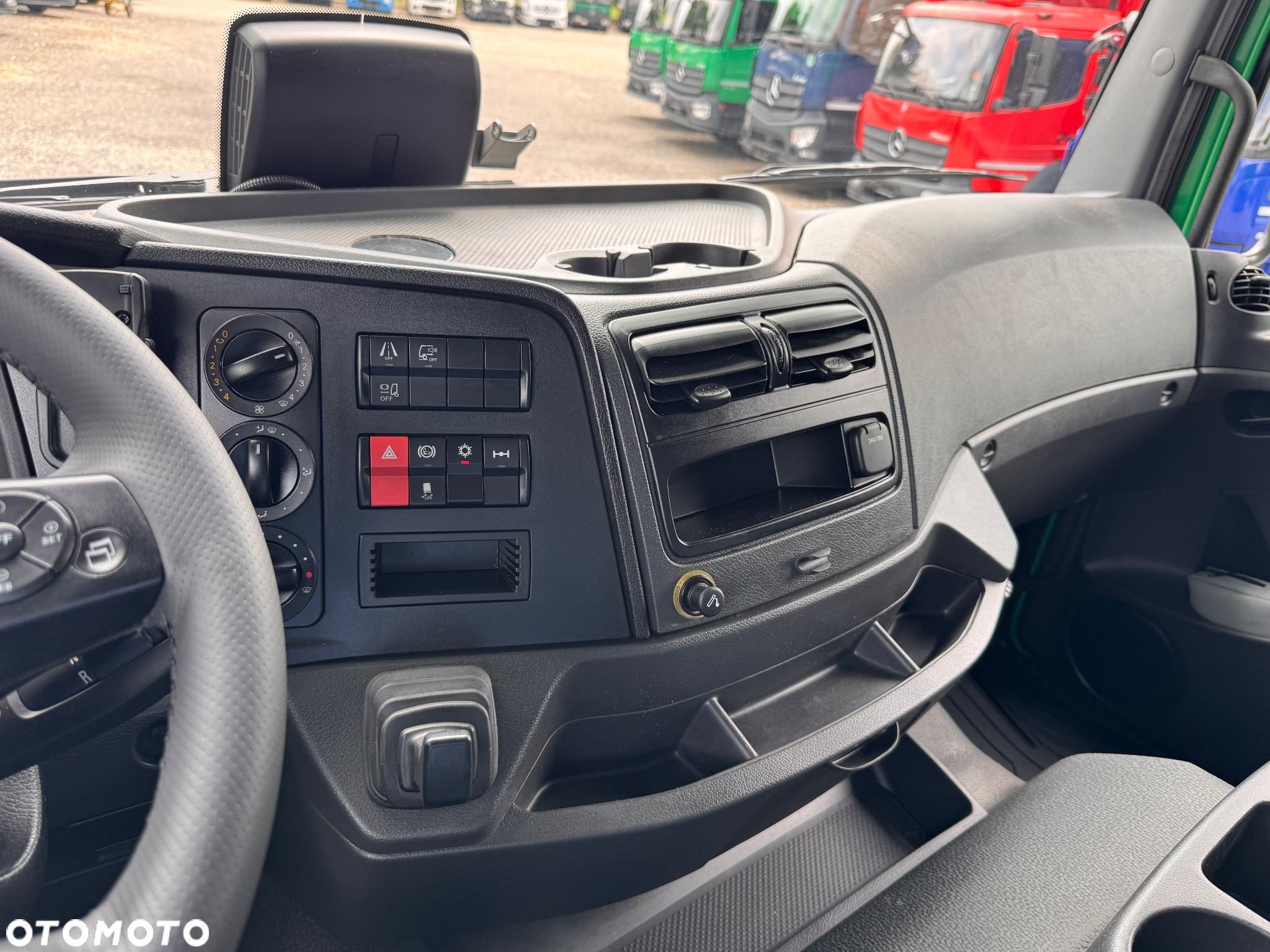 Mercedes-Benz ATEGO - 27