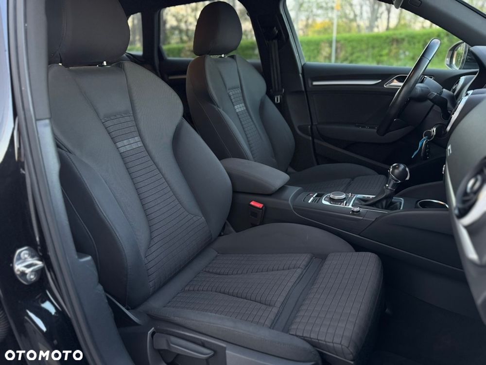Audi A3 Sportback 2.0 TDI (clean diesel) S tronic S line Sportpaket - 32