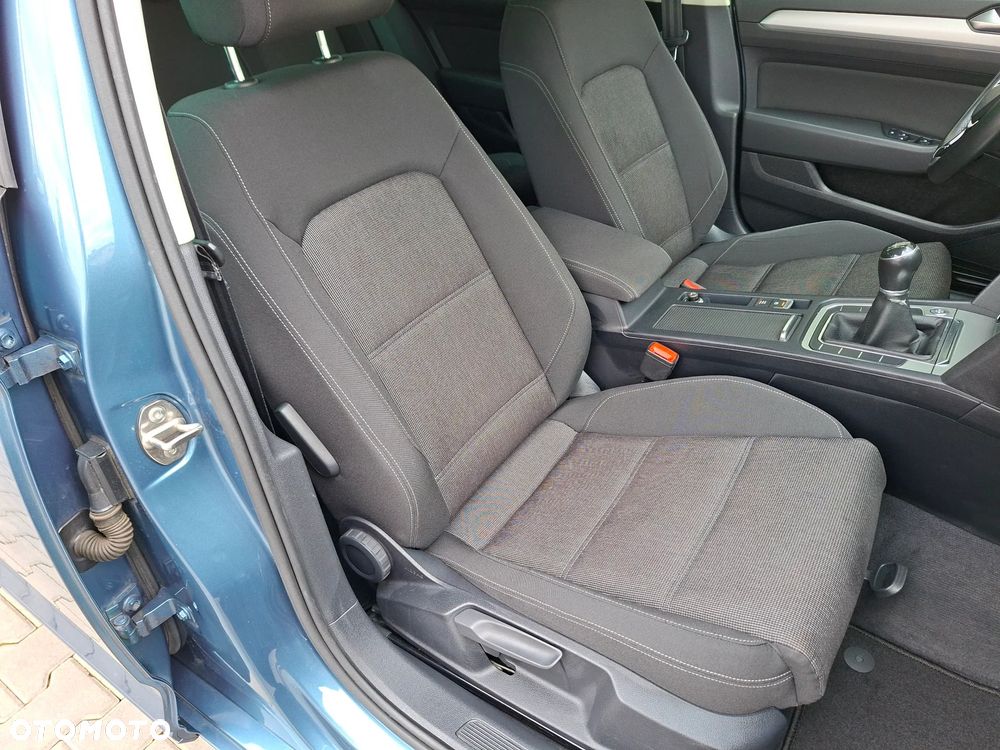 Volkswagen Passat - 23
