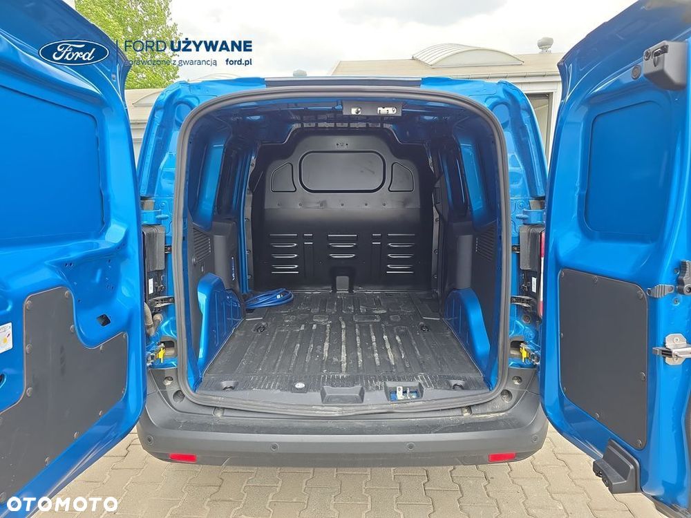 Ford Transit Courier - 11