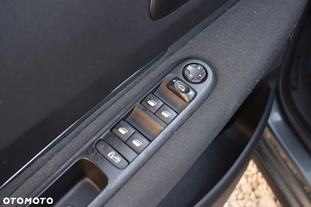 Peugeot 3008 HDi 115 Allure - 21