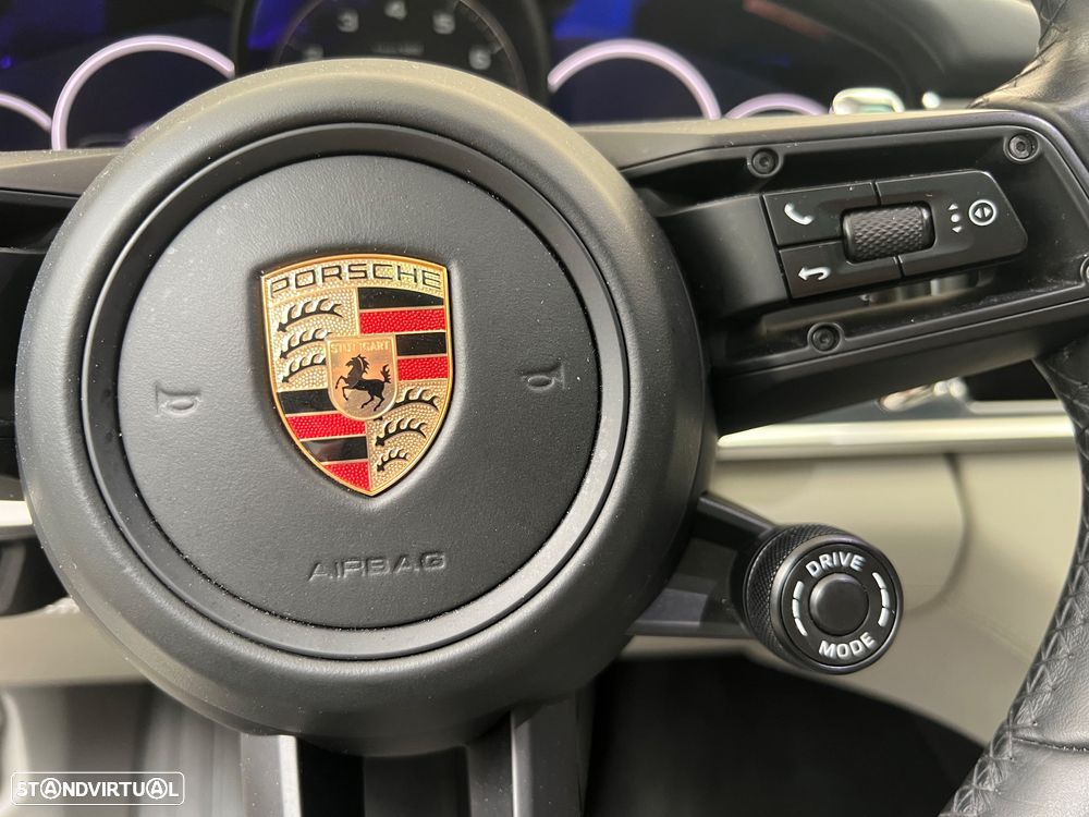 Porsche Panamera 4 E-Hybrid Platinum Edition - 39