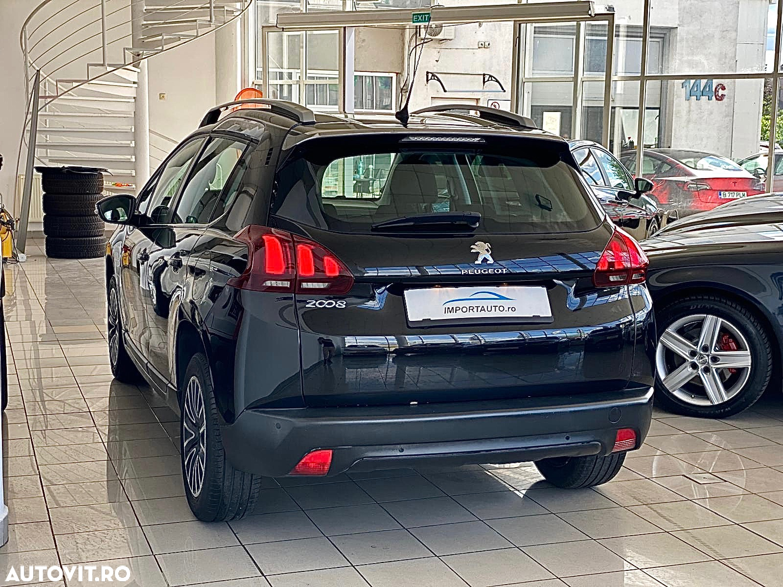 Peugeot 2008 1.2 PureTech Turbo Allure - 6