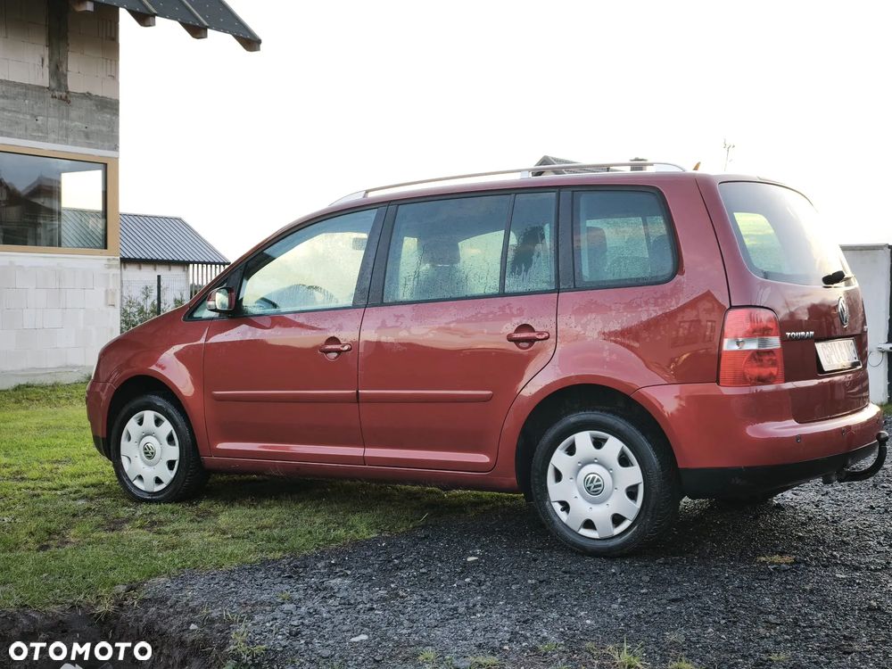 Volkswagen Touran 2004 photo 2