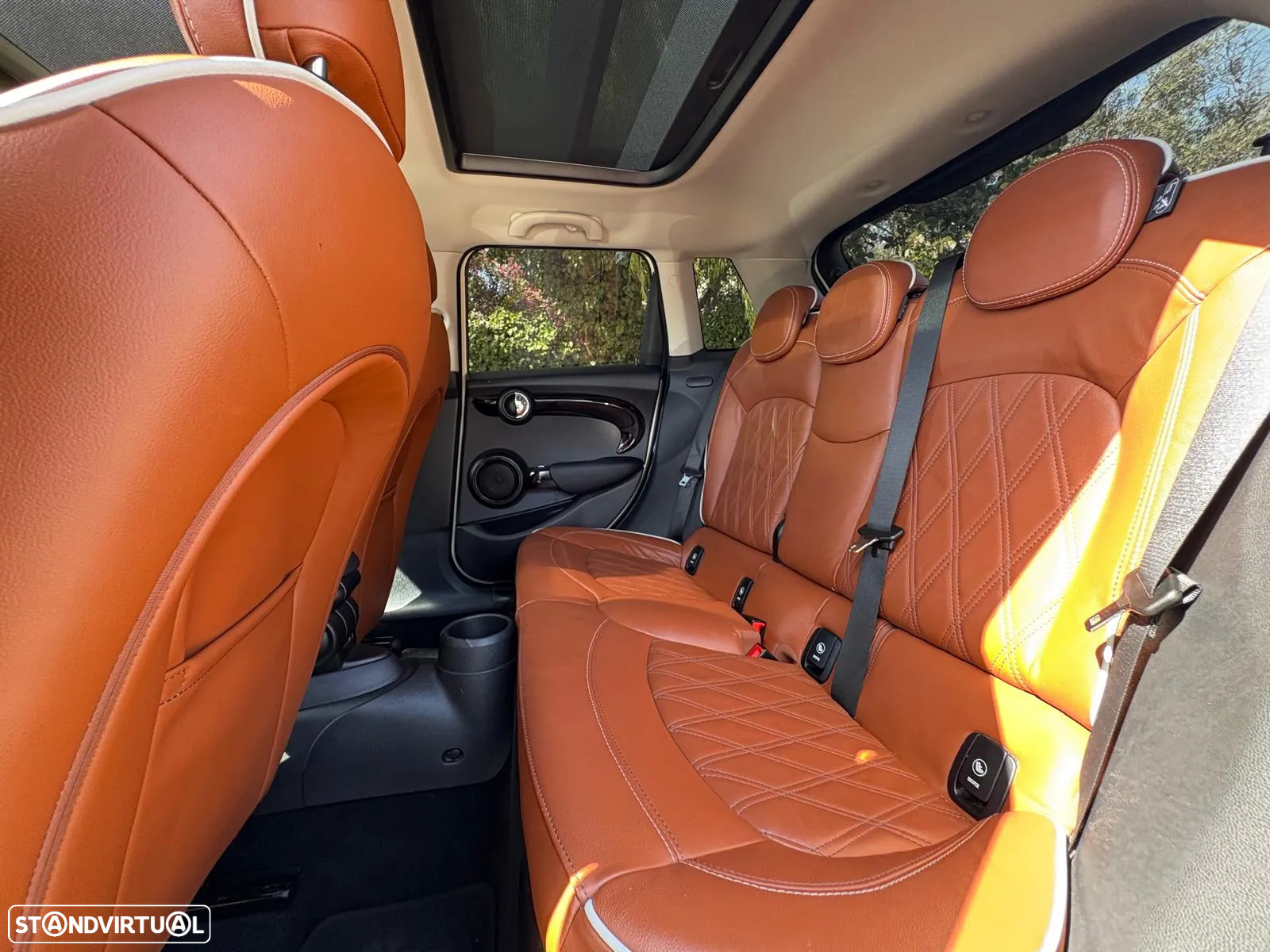 MINI 5 Portas Cooper D Aut. - 34