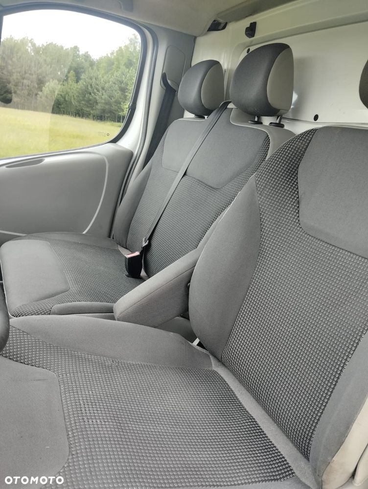 Opel Vivaro - 8
