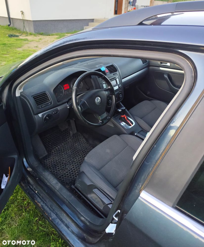 Volkswagen Golf 2.0 TDI Comfortline DSG - 5
