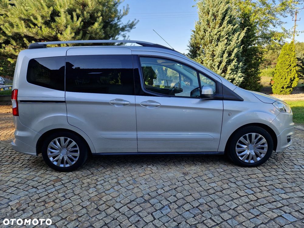 Ford Tourneo Courier 1.5 TDCi S&S Ambiente - 2