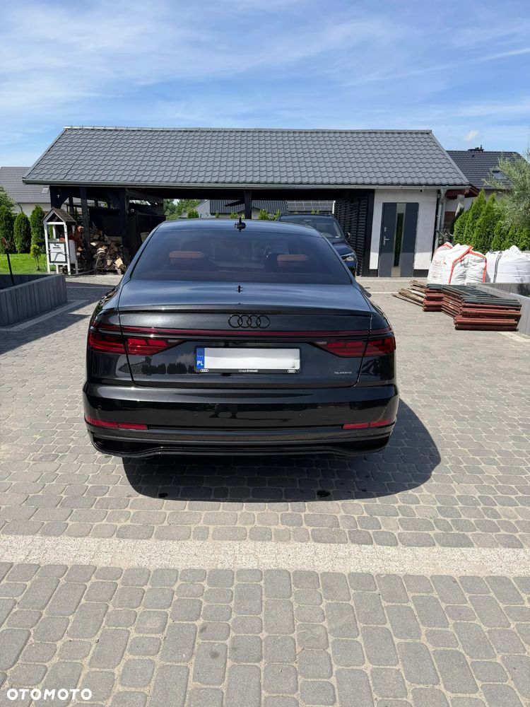 Audi A8 - 5