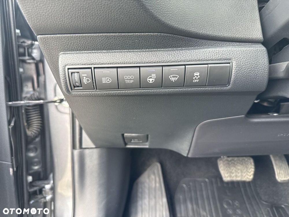 Toyota Corolla 1.8 Hybrid Comfort - 23