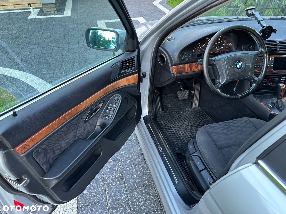 BMW Seria 5 - 22