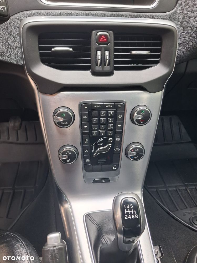 Volvo V40 D2 Inscription - 15