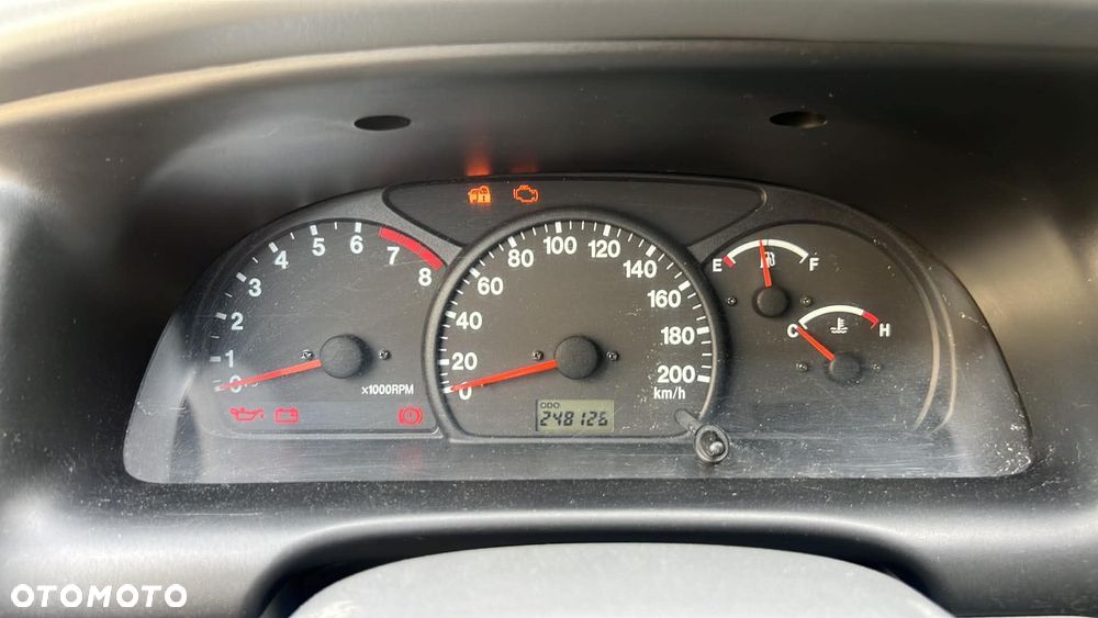 Suzuki Grand Vitara 1.6 - 8