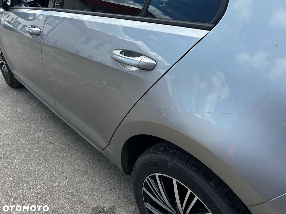 Volkswagen Golf 1.6 TDI BlueMotion Comfortline - 9