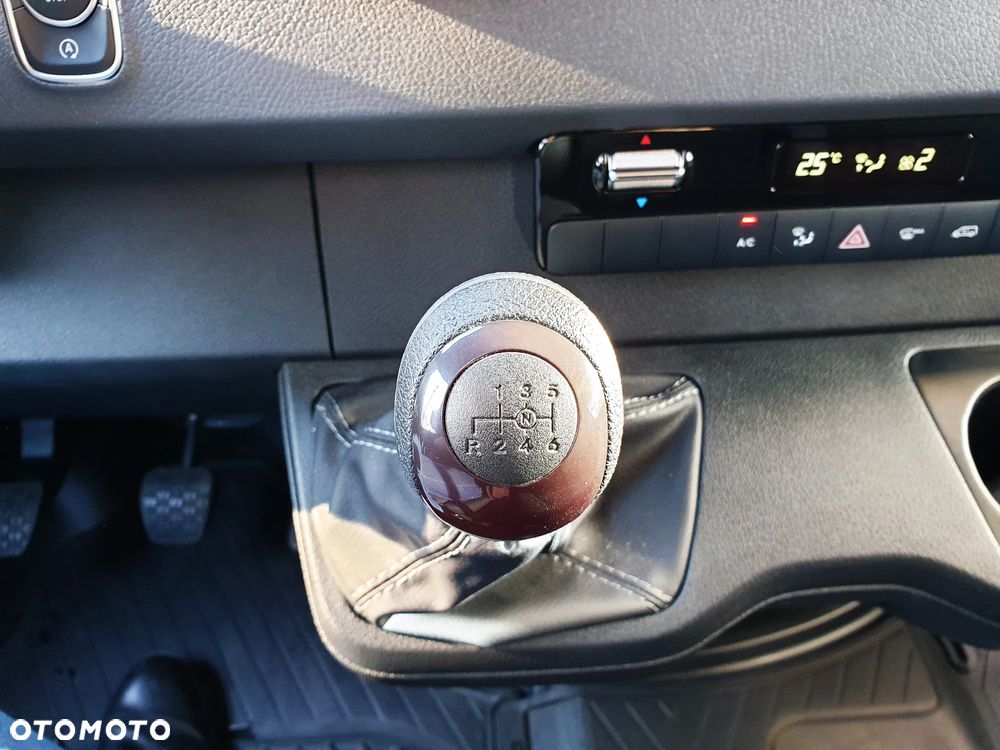 Mercedes-Benz SPRINTER - 15