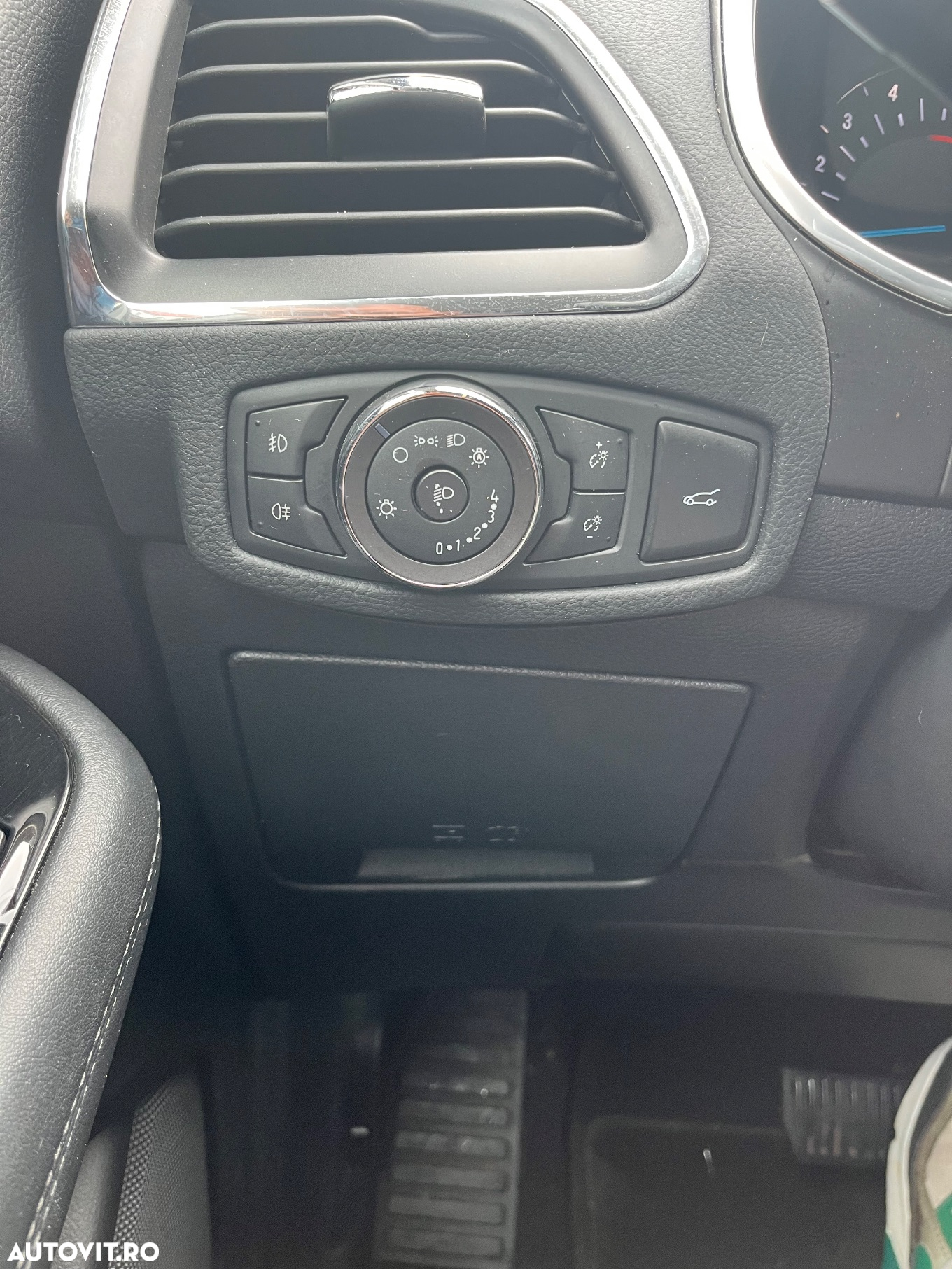 Ford S-Max 2.0 TDCi Powershift Titanium - 28
