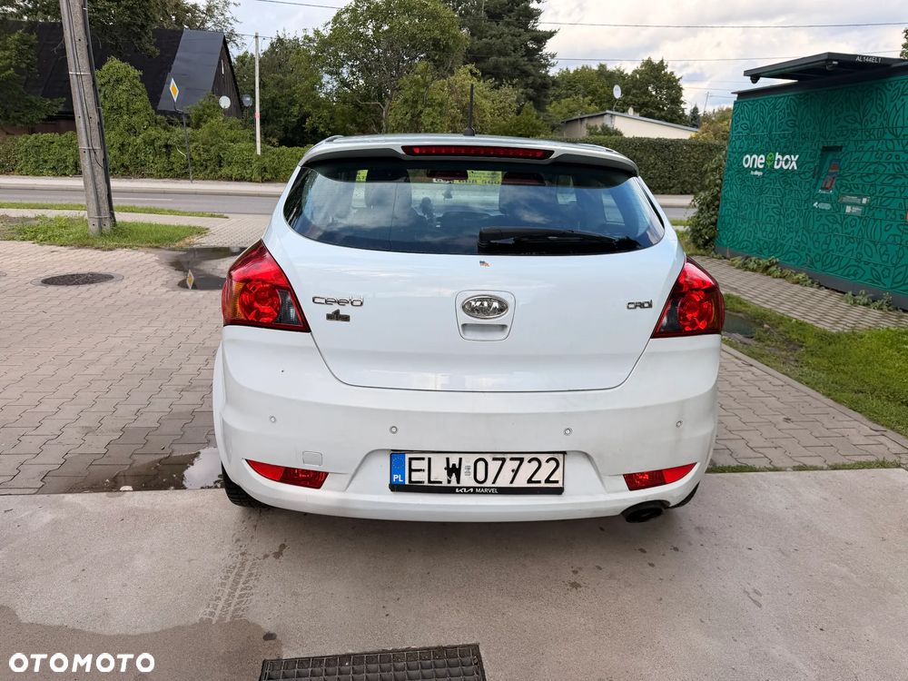 Kia Ceed - 9