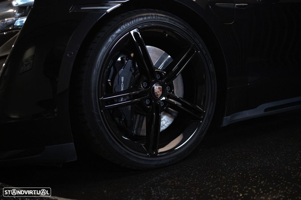 Porsche Taycan Turbo - 44