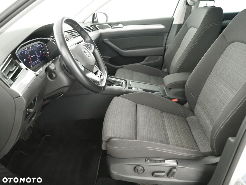 Volkswagen Passat - 6