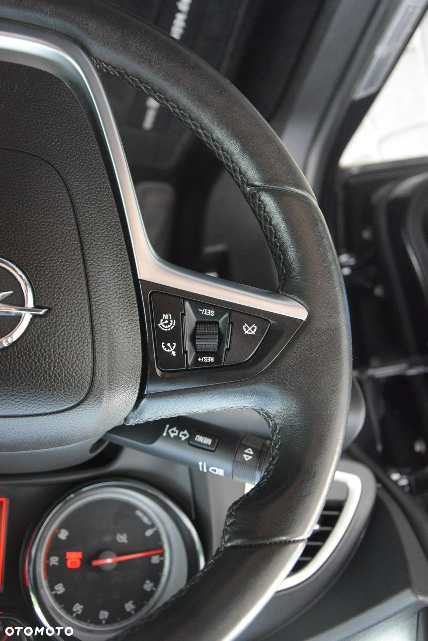 Opel Astra 1.4 Turbo 150 Jahre - 29