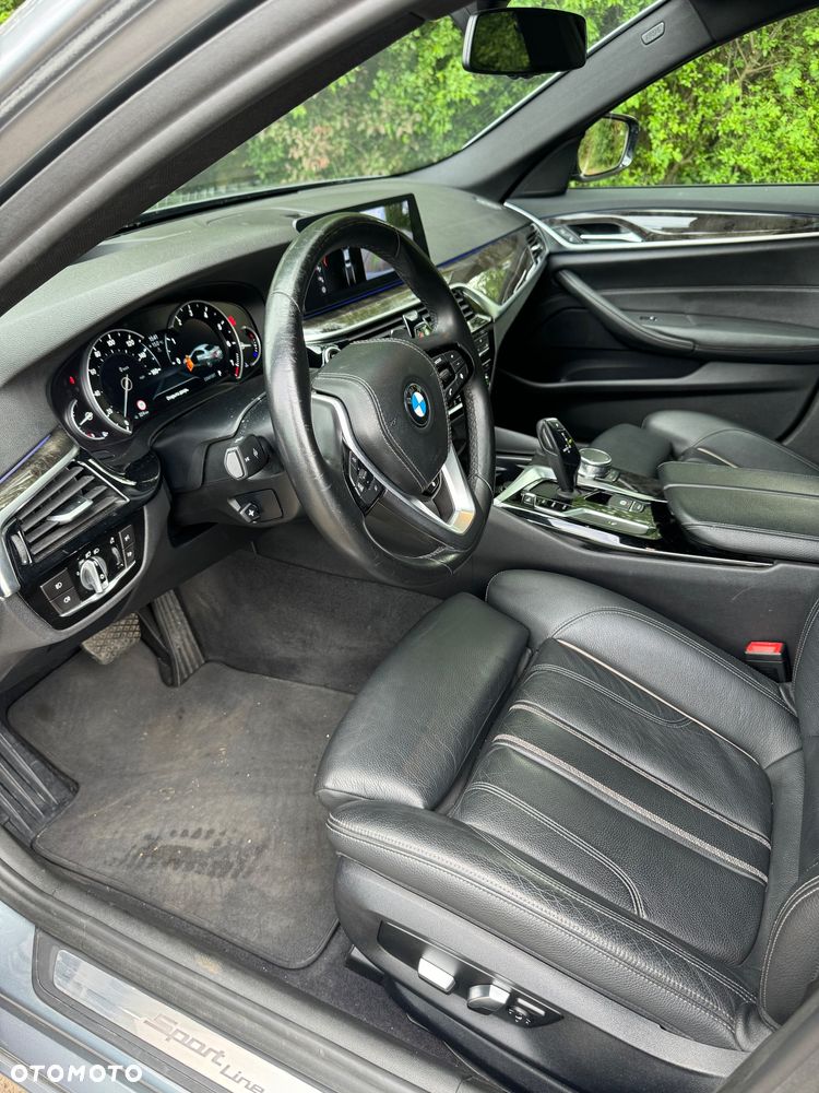 BMW Seria 5 530i xDrive Sport Line - 25